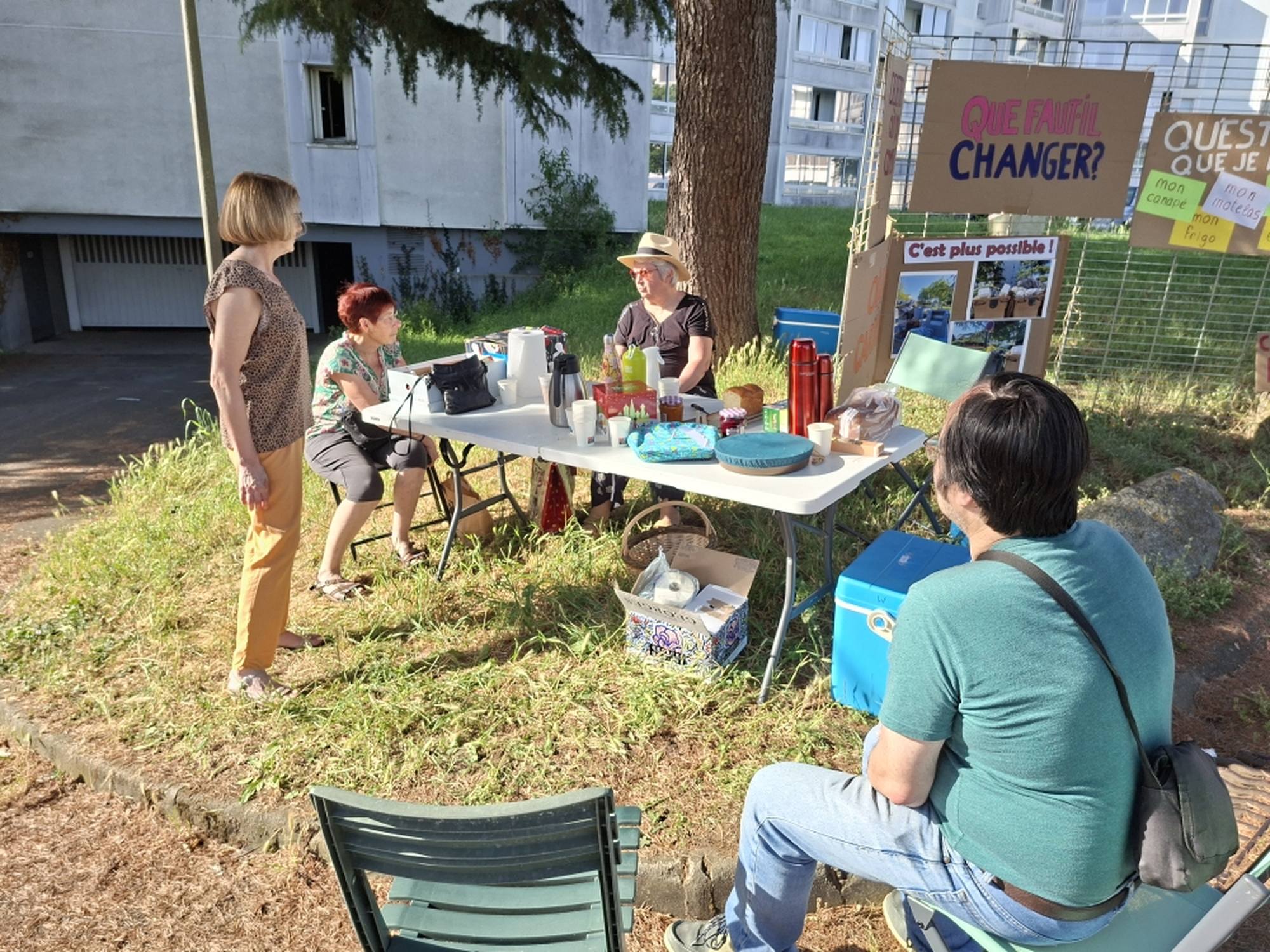 Mobilisés pour la propreté du quartier.
