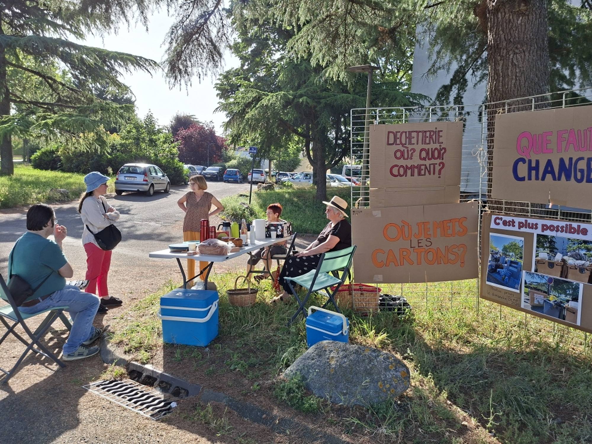 Le Collectif des habitant·es mobilisé malgré la chaleur ©Collectif des Habitant·es de Beaulieu.